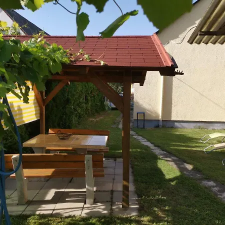 Semesterbostad Anna Haz Balatonkeresztúr