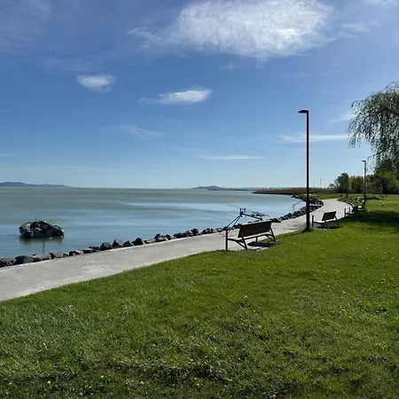 Anna Haz Semesterbostad Balatonkeresztúr